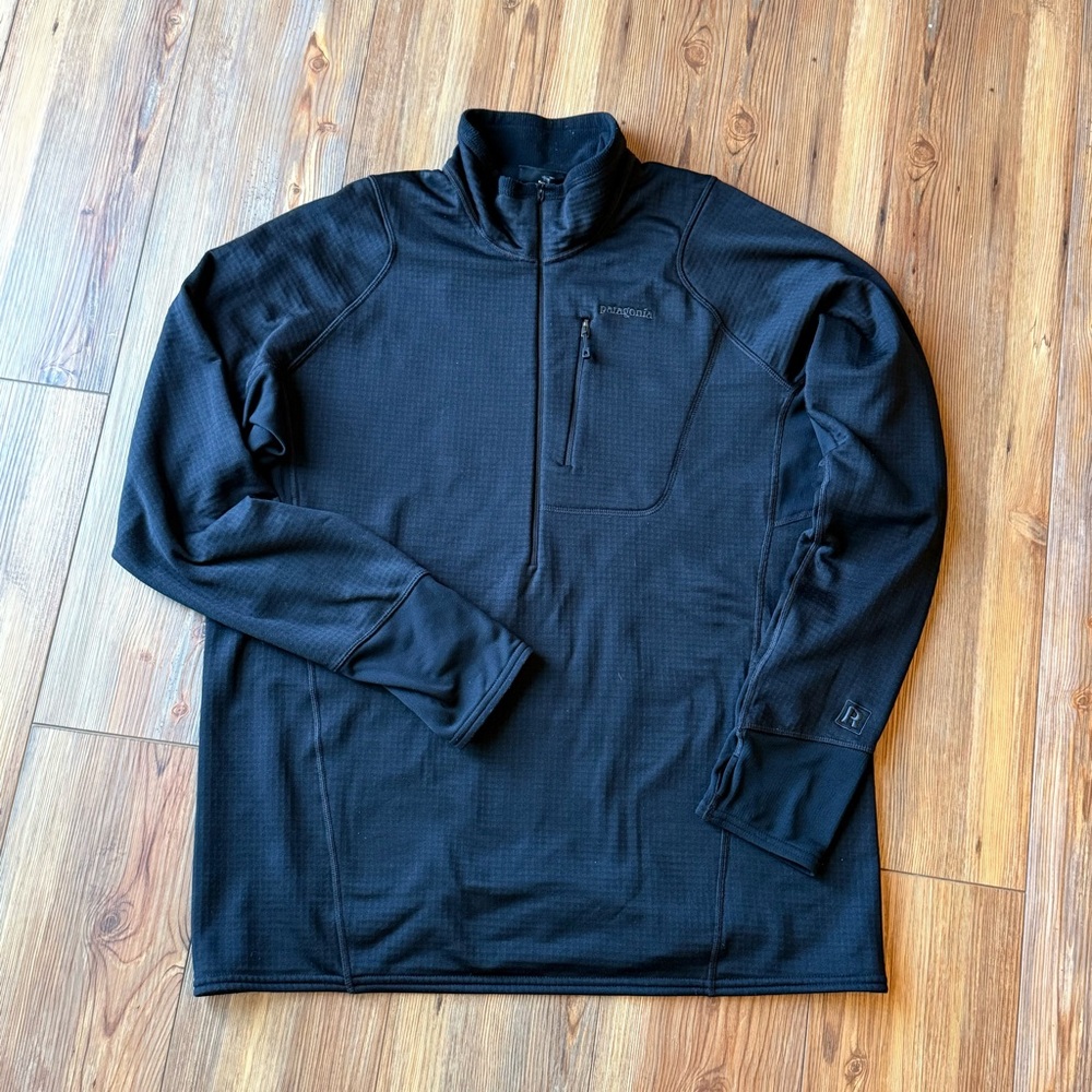 Patagonia Men's Black Quarter Zip Pullover
